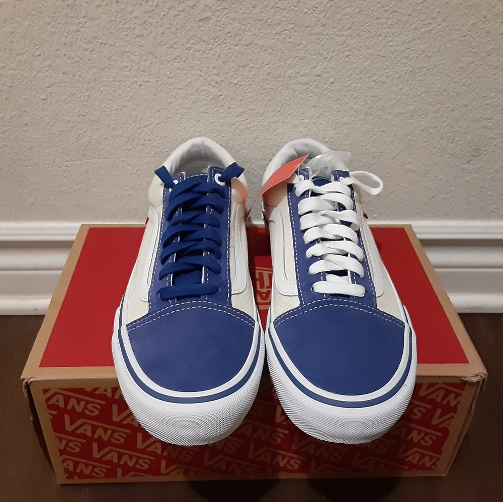 Vans - Picture 2 of 4